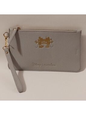LIMITED EDITION PANDORA X Disney Mickey and Minnie Mouse Wristlet Pouch Full Zip